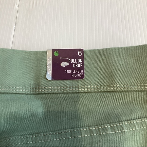 GLORIA VANDERBILT WOMEN'S PULL ON CROP LENGTH MID-RISE PANTS(SAGE MEADOW, 6)NWT - Picture 6 of 9